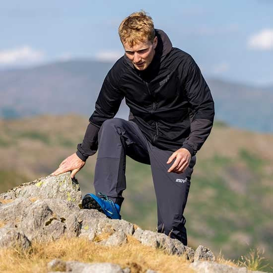 Inov-8 Men's Performance Hybrid Jacket in Black Graphite