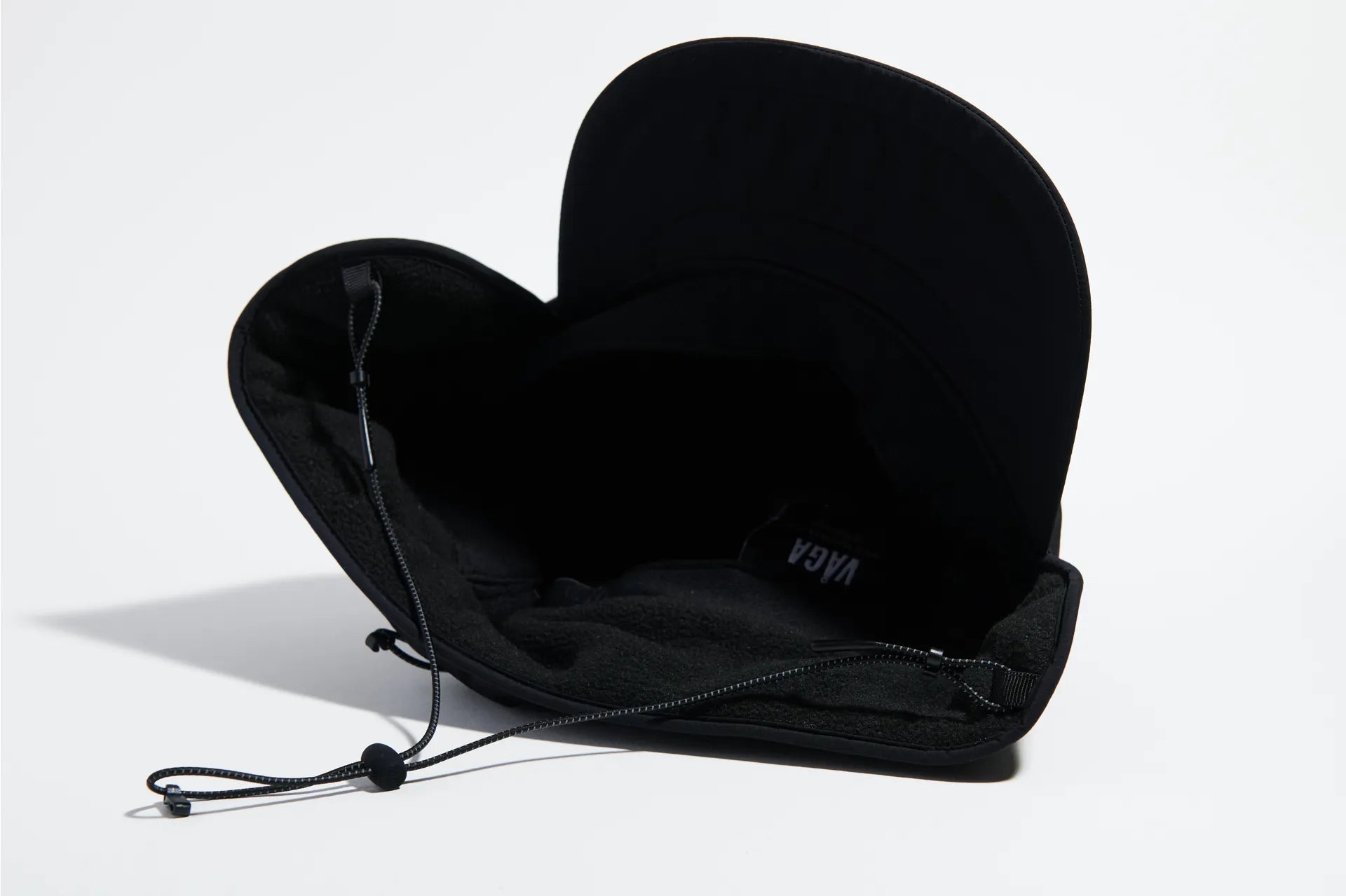 Vaga Padded Hiker Cap in Black