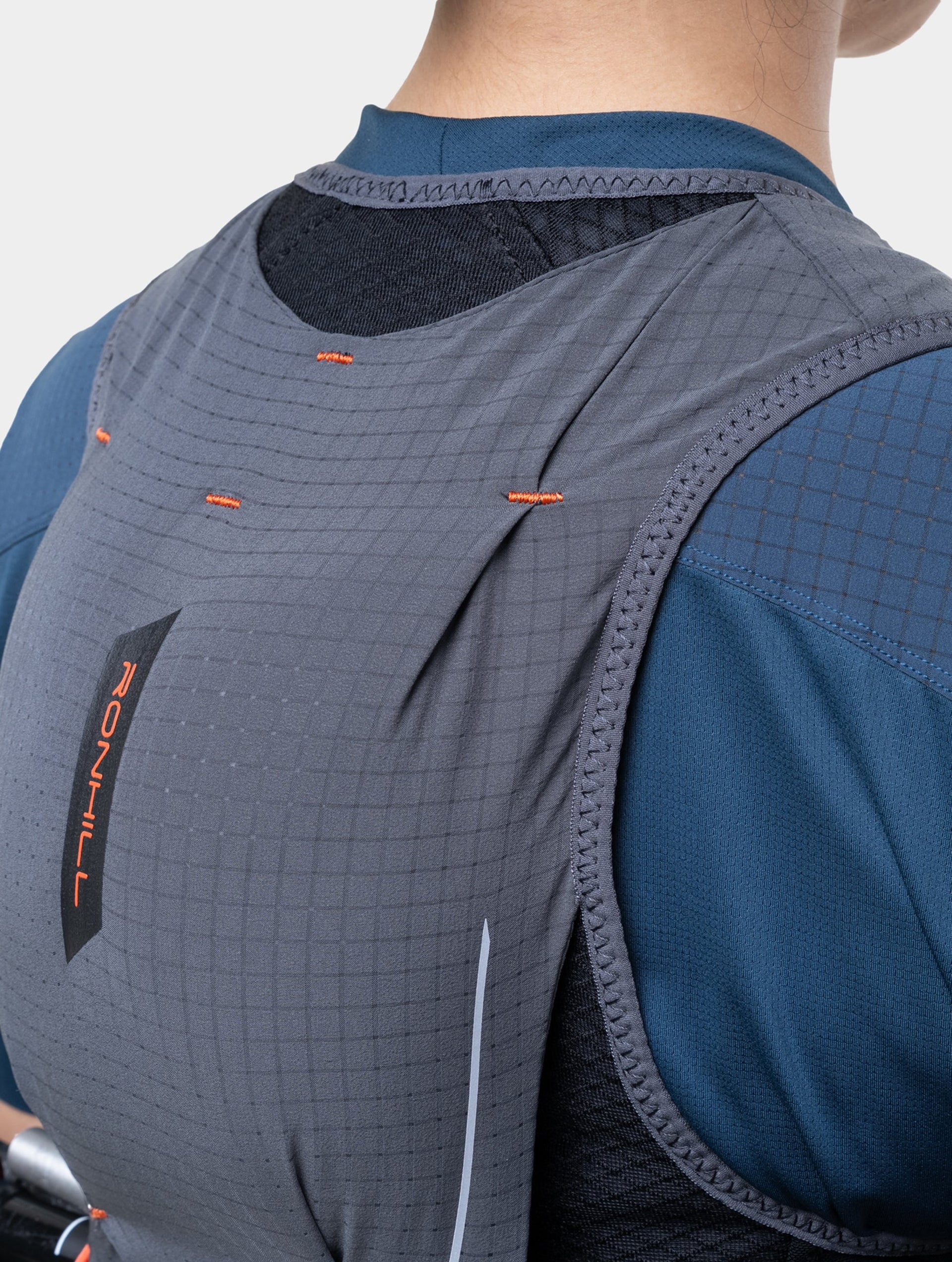 Ronhill Solus 5L Race Vest in Black/Ronhill Red