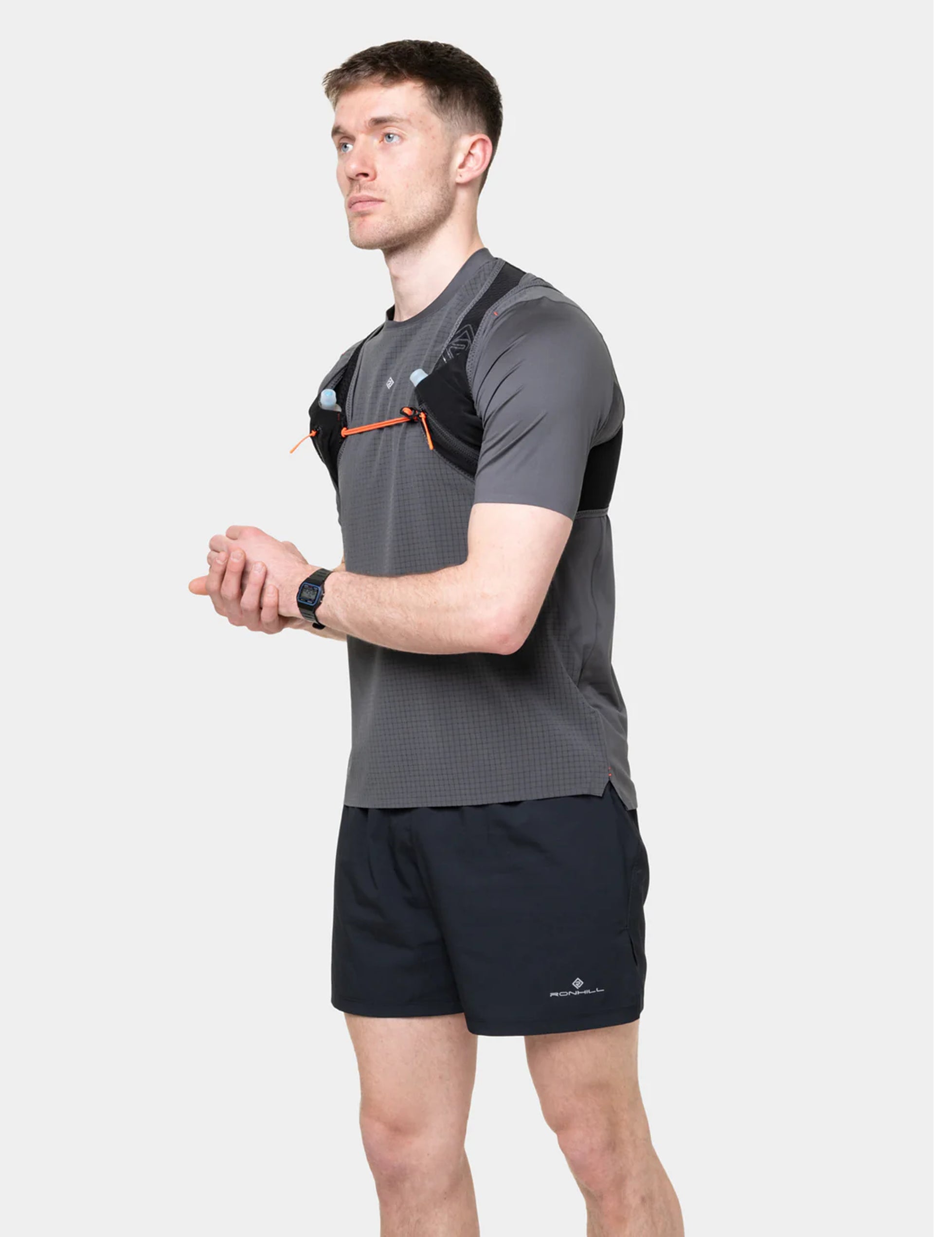 Ronhill Swift 2L Race Pack in Black/Ronhill Red