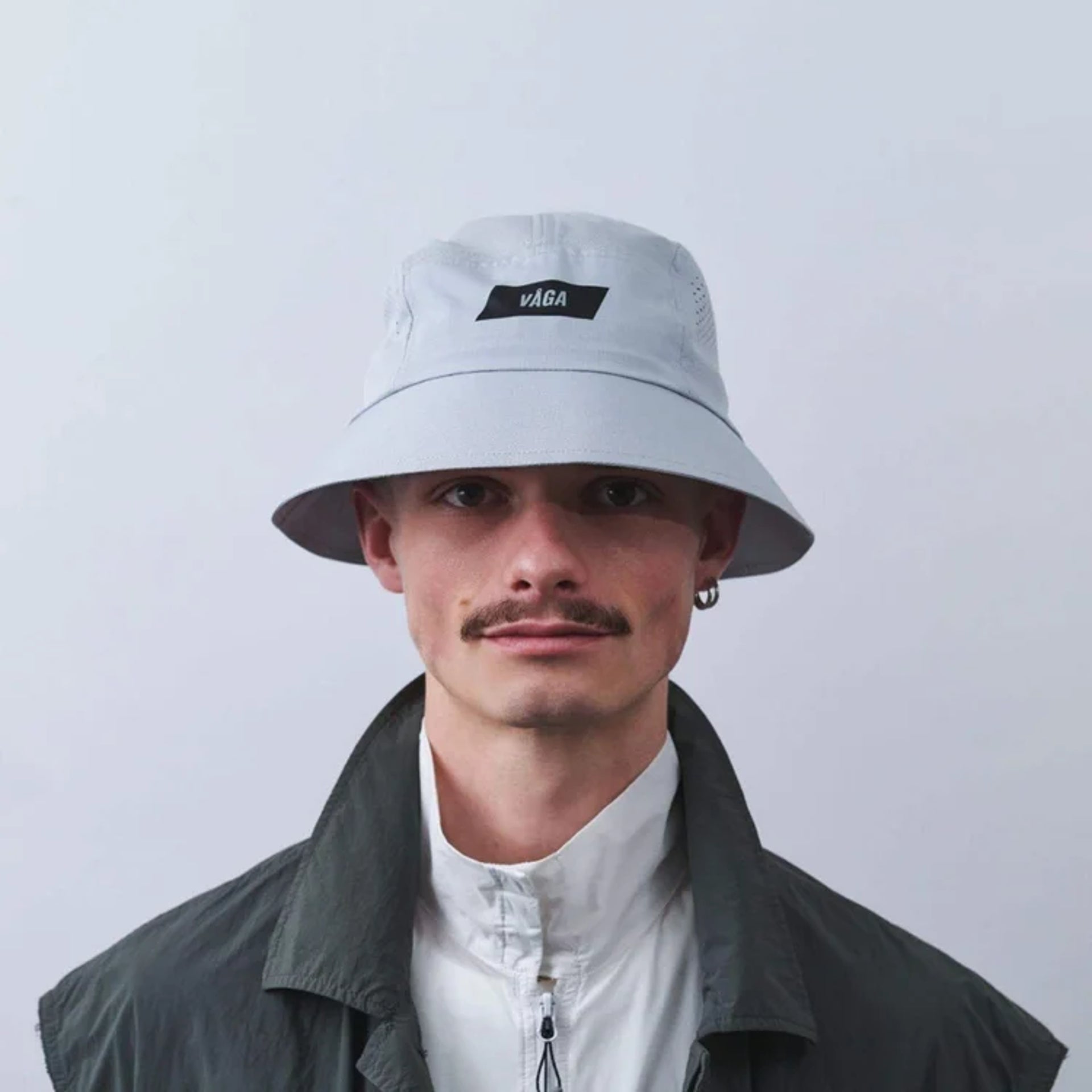 Vaga Feather Bucket Hat in Aluminium Grey