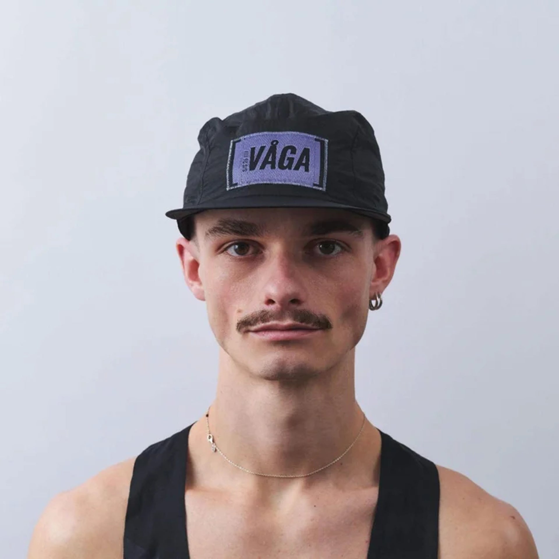 Vaga Feather Edge Cap in Black