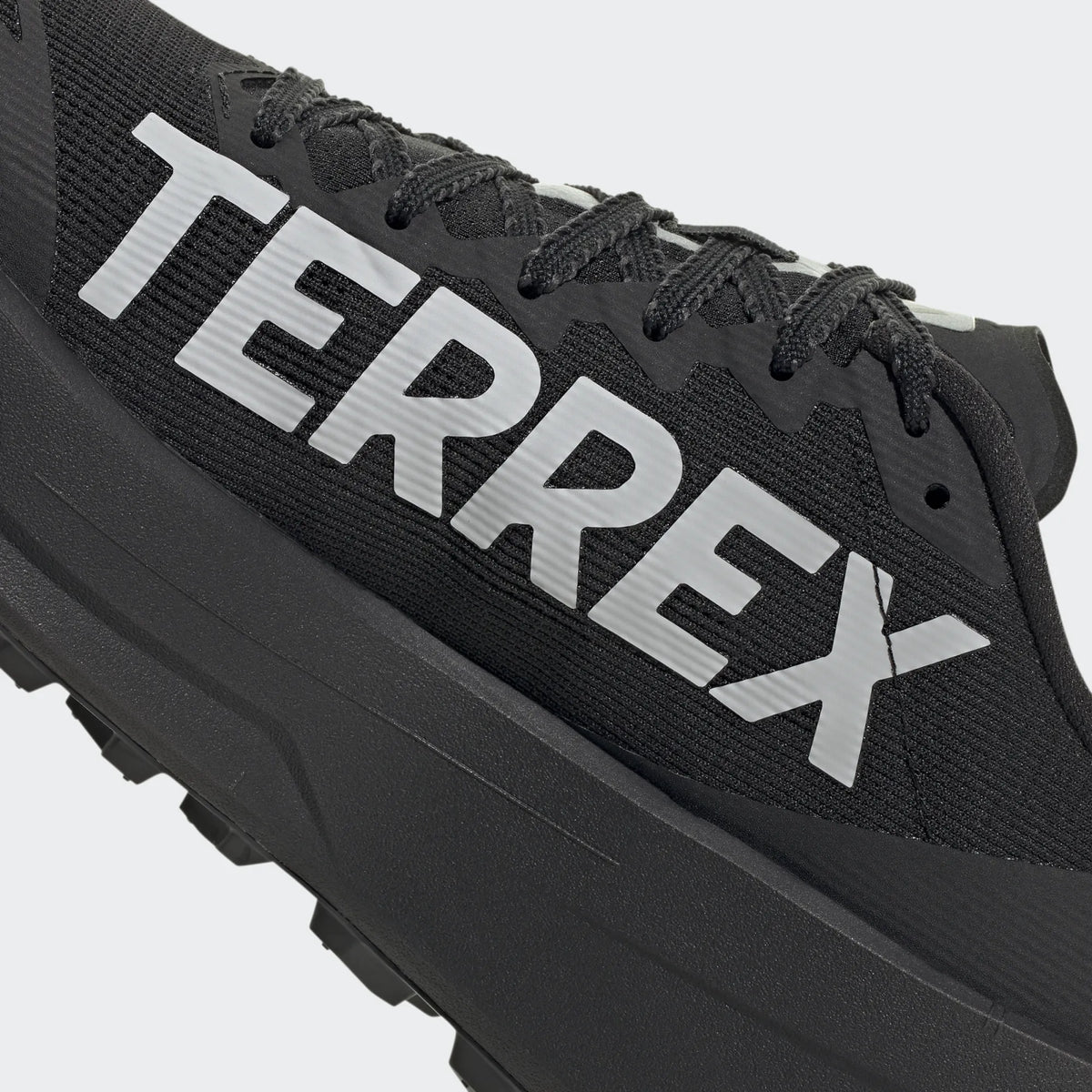 Adidas Men's Terrex Agravic SL in Carbon Black/Grey 2/Carbon Black
